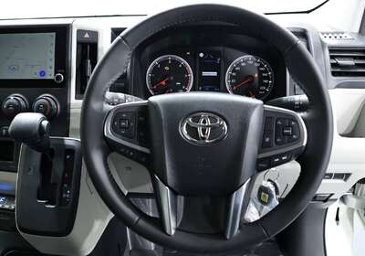 2025 TOYOTA HIACE LWB