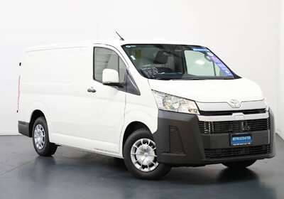 2025 TOYOTA HIACE LWB