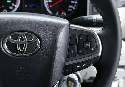 2025 TOYOTA HIACE LWB