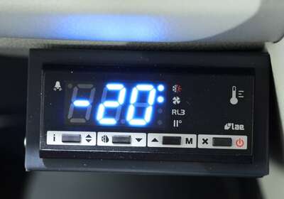 2025 TOYOTA HIACE LWB