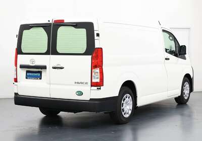 2025 TOYOTA HIACE LWB