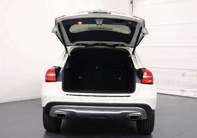 2016 MERCEDES-BENZ GLA 180