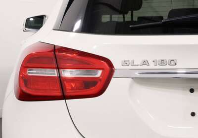 2016 MERCEDES-BENZ GLA 180