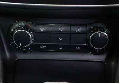 2016 MERCEDES-BENZ GLA 180