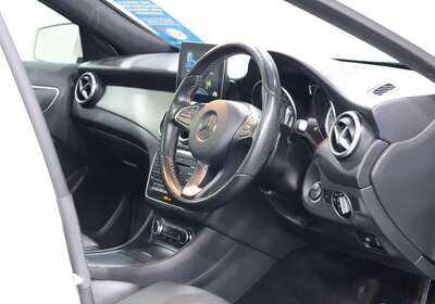2016 MERCEDES-BENZ GLA 180