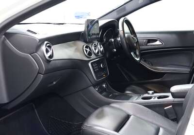 2016 MERCEDES-BENZ GLA 180