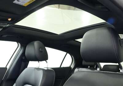 2016 MERCEDES-BENZ GLA 180