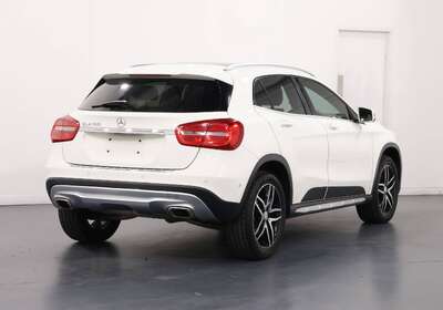 2016 MERCEDES-BENZ GLA 180