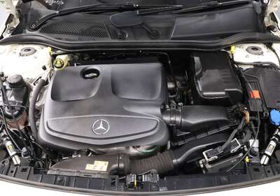 2016 MERCEDES-BENZ GLA 180