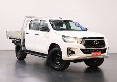 2019 TOYOTA HILUX SR (4X4)