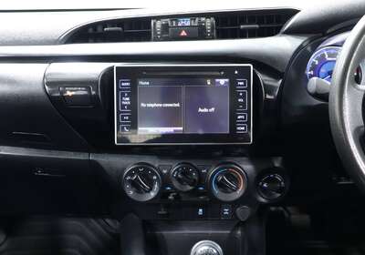 2019 TOYOTA HILUX SR (4X4)
