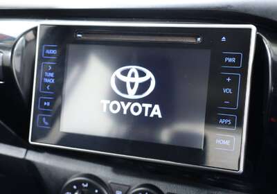 2019 TOYOTA HILUX SR (4X4)