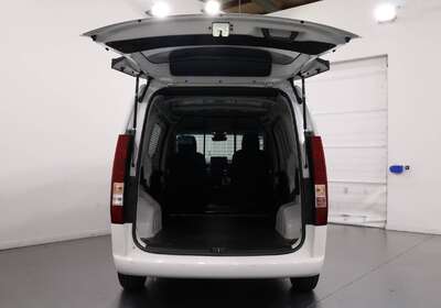 2024 HYUNDAI STARIA LOAD 2S 2.2D LIFTBACK