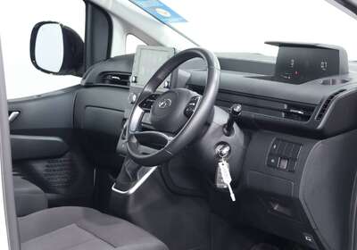 2024 HYUNDAI STARIA LOAD 2S 2.2D LIFTBACK
