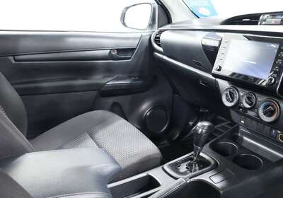 2022 TOYOTA HILUX WORKMATE (4X2)