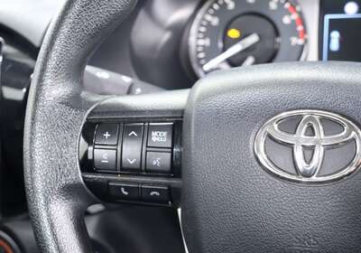 2022 TOYOTA HILUX WORKMATE (4X2)