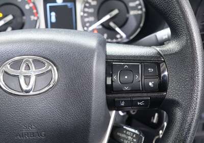 2022 TOYOTA HILUX WORKMATE (4X2)