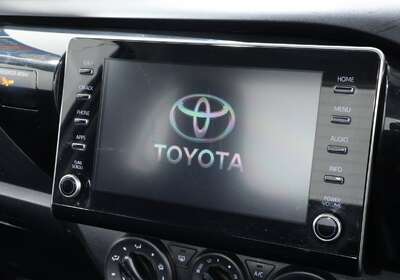 2022 TOYOTA HILUX WORKMATE (4X2)
