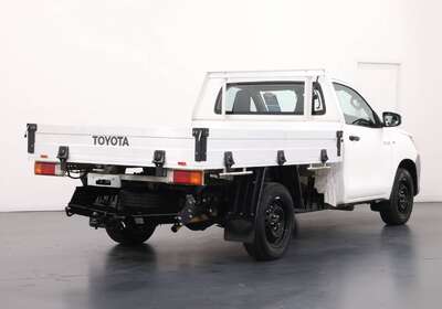 2022 TOYOTA HILUX WORKMATE (4X2)