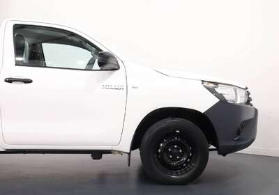 2022 TOYOTA HILUX WORKMATE (4X2)