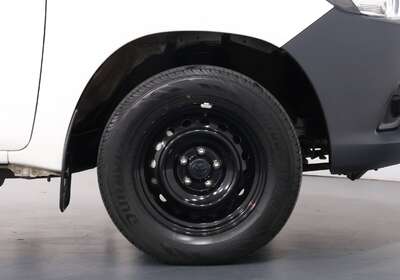 2022 TOYOTA HILUX WORKMATE (4X2)