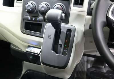 2025 TOYOTA HIACE SLWB