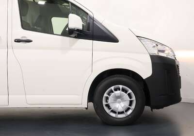 2025 TOYOTA HIACE SLWB