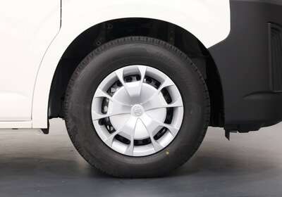 2025 TOYOTA HIACE SLWB
