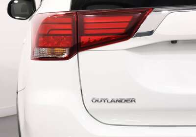 2017 MITSUBISHI OUTLANDER LS 7 SEAT (2WD)