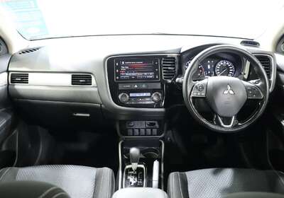 2017 MITSUBISHI OUTLANDER LS 7 SEAT (2WD)