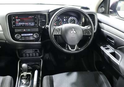 2017 MITSUBISHI OUTLANDER LS 7 SEAT (2WD)