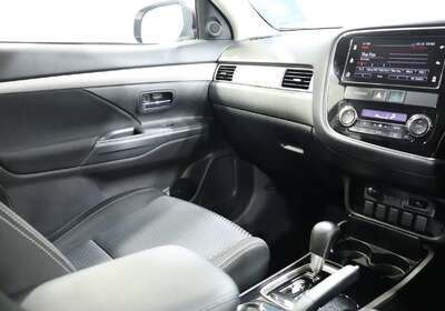 2017 MITSUBISHI OUTLANDER LS 7 SEAT (2WD)