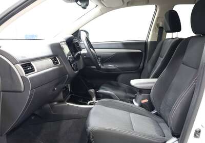 2017 MITSUBISHI OUTLANDER LS 7 SEAT (2WD)