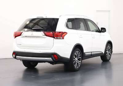 2017 MITSUBISHI OUTLANDER LS 7 SEAT (2WD)