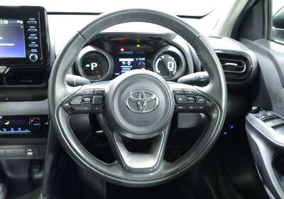 2023 TOYOTA YARIS CROSS GX HYBRID