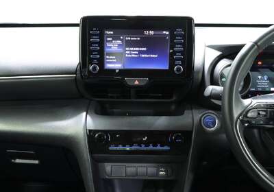 2023 TOYOTA YARIS CROSS GX HYBRID