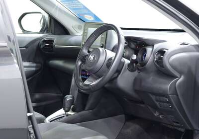 2023 TOYOTA YARIS CROSS GX HYBRID