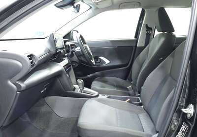 2023 TOYOTA YARIS CROSS GX HYBRID