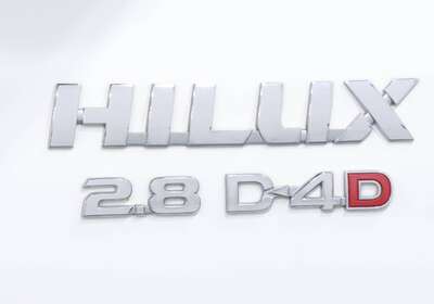 2019 TOYOTA HILUX SR (4X4)