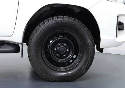 2019 TOYOTA HILUX SR (4X4)
