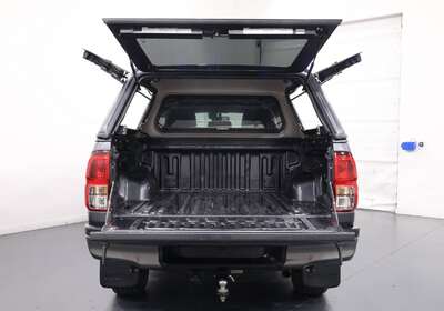 2021 TOYOTA HILUX SR (4X4)