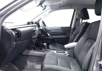 2021 TOYOTA HILUX SR (4X4)