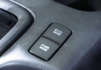 2018 TOYOTA HILUX SR EXTRA CAB 4X2