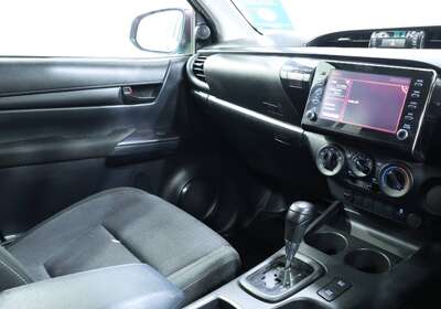 2021 TOYOTA HILUX SR HI-RIDER