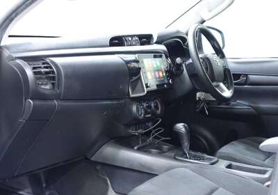 2021 TOYOTA HILUX SR HI-RIDER