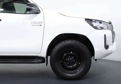 2021 TOYOTA HILUX SR HI-RIDER