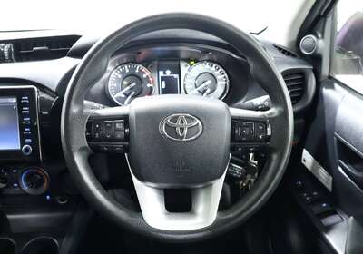 2021 TOYOTA HILUX SR HI-RIDER