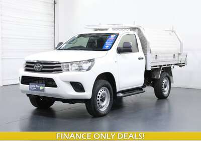 2021 TOYOTA HILUX SR (4X4)