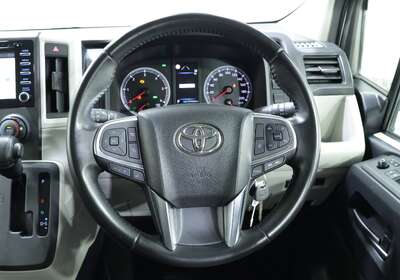 2020 TOYOTA HIACE LWB CREW