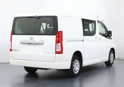 2020 TOYOTA HIACE LWB CREW